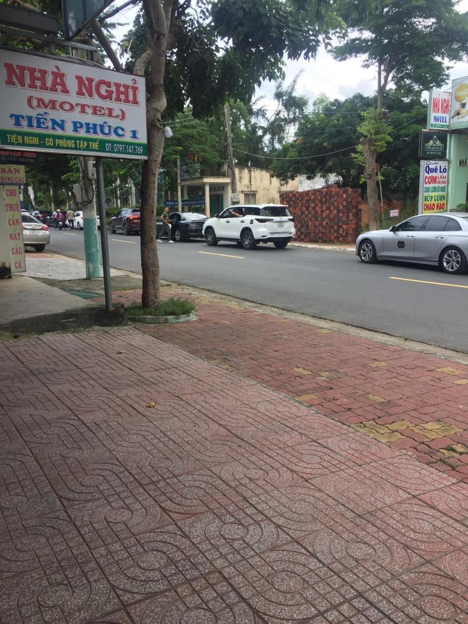 隆海 Nha Nghi Tien Phuc 1酒店 外观 照片